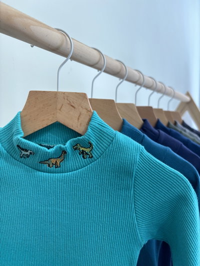 POLERA BEBE "DINOSAURIO"