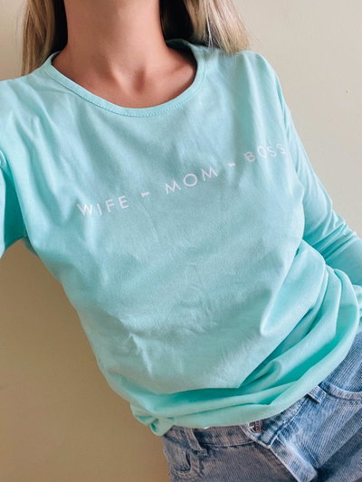Remera Wife Mom (manga larga)