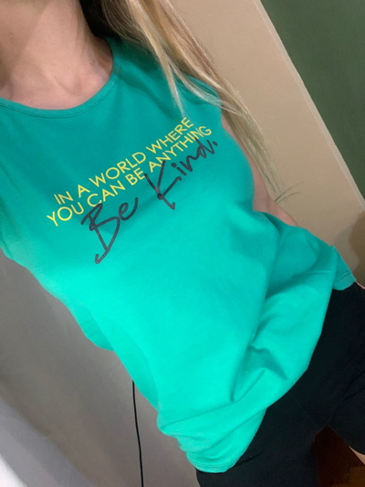 Musculosa Be kind