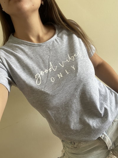 Remera Good Vibes 