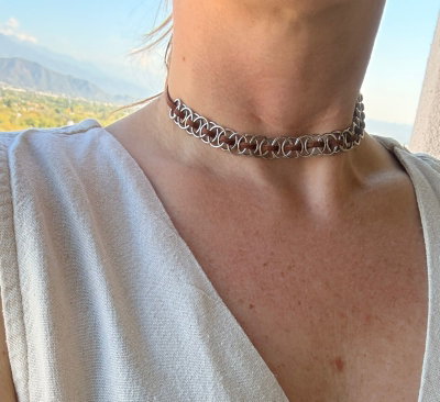CHOKER DE GAMUZA-MARRÓN 