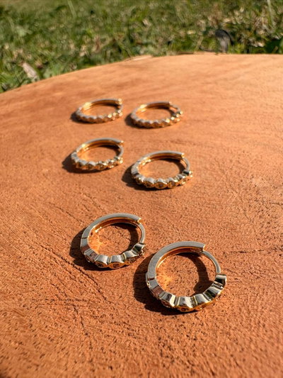 ARO ARGOLLA TRENZA DOBLE CON MICROSTRASS CENTRAL - 3 TAMAÑOS - ACERO DORADO