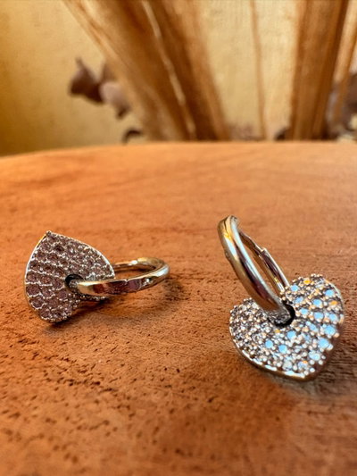 ARO ARGOLLA ACERO QUIRURGICO CON CORAZON COLGANTE MICROSTRASS - (COD44)