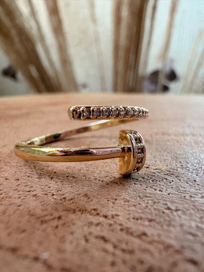 ANILLO ACERO DORADO - REGULABLE- CLAVO MEDIA CABEZA DETALLES STRASS