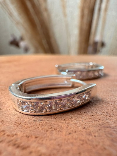 ARO ARGOLLA OVALADA CON STRASS RECTANGULAR - ACERO BLANCO (COD203)