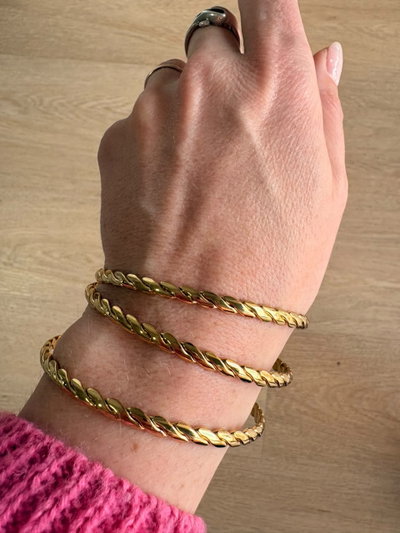 TRIO DE PULSERAS DE ACERO DORADO - CON TEXTURA