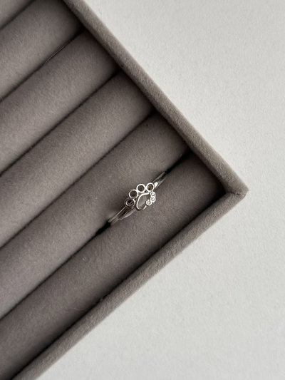 Anillo huellita 