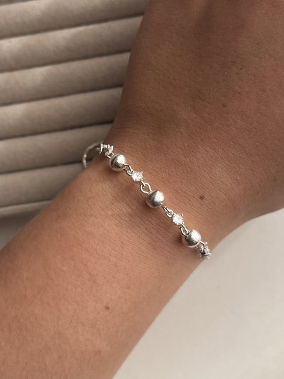 Pulsera regulable cubic y perlas 