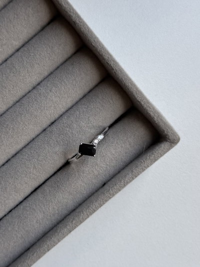 Anillo square negro 