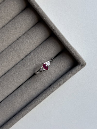 Anillo rubí fucsia 