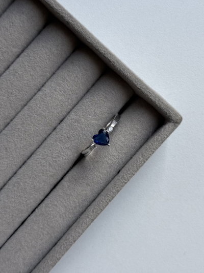 Anillo piedra corazón azul  