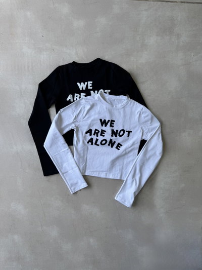 Camiseta WE ARE NOT