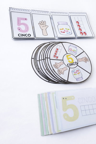 " Kit matemático , “Pequeños números, grandes sentidos” (del 0 al 10)"