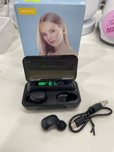 AURICULAR INALÁMBRICO F9-5 BT CON MICROFONO, POWER BANK Y PANTALLA LED, NEGRO