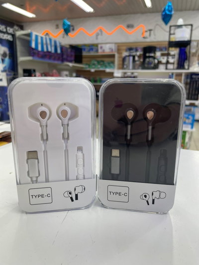 AURICULAR CON CABLE TIPO C NEGRO/BLANCO