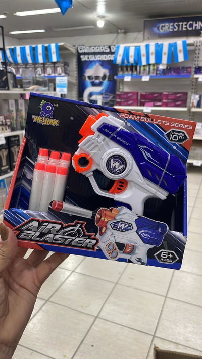 PISTOLA CON DARDOS