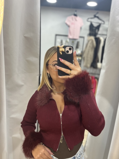 Campera cuello y brazos piel 