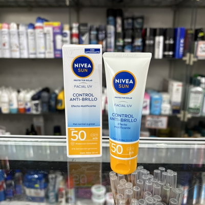 Protector facial Anti-brillo 50FPS Nivea
