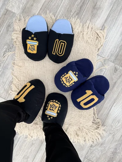 Pantuflón bordado AFA