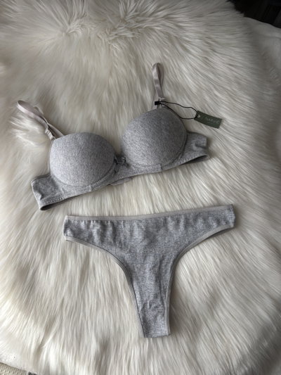 Carolina Gris