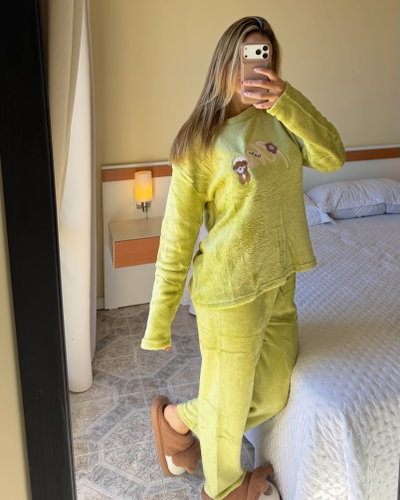 Pijama de polar verde