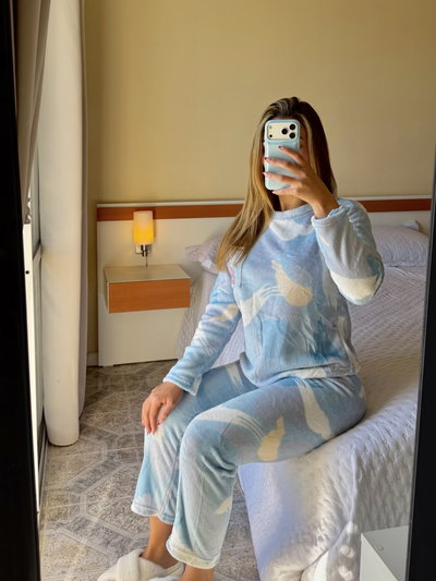 Pijama de polar celeste