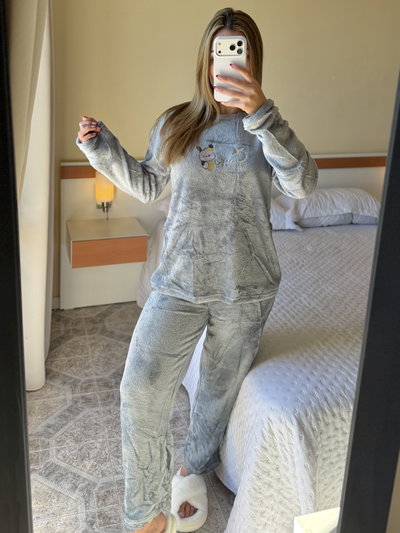 Pijama de polar Gris