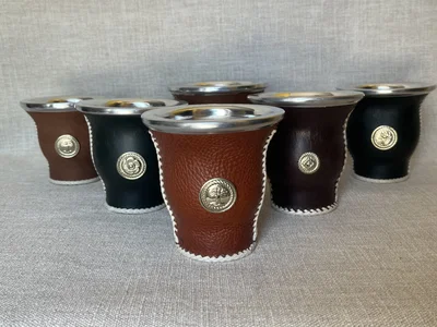 Mate bocón forrado con dije