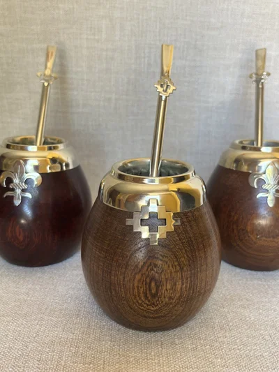 Mate de madera + bombilla