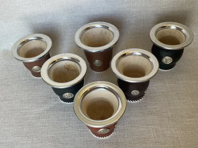 Mate bocón forrado con dije