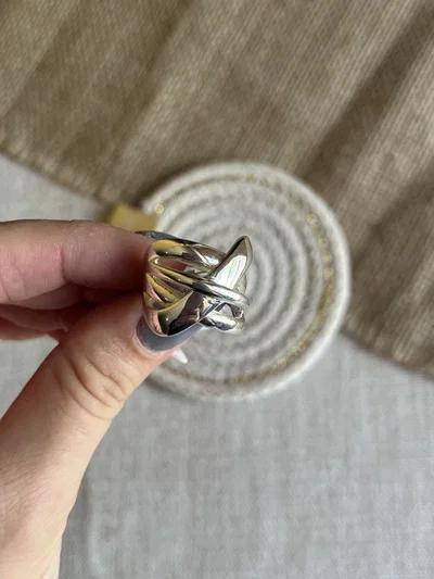 Anillo Importante Entrelazado