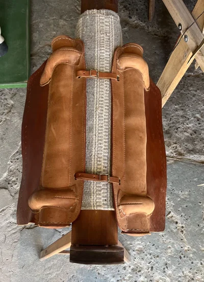 Basto mediano de suela falda larga