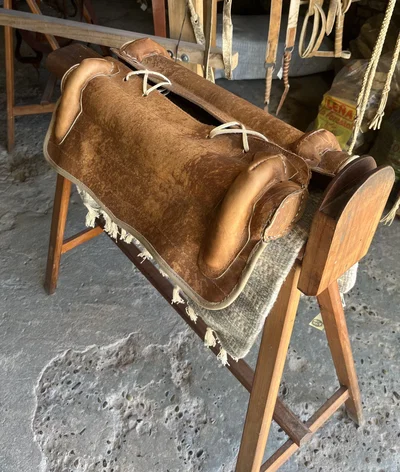 Basto pampa cuero crudo
