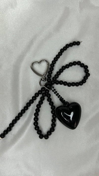 Llavero Moño y Corazón Negro