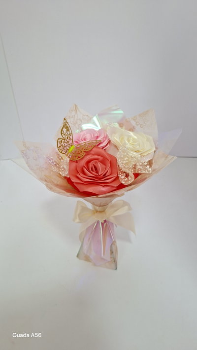 ROSAS SIN HOJAS