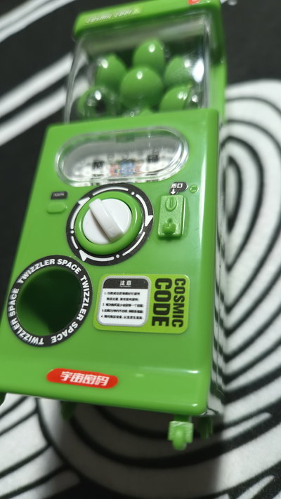 Figura "MINI GACHAPONERA" SORPRESA - 100% Funcional 