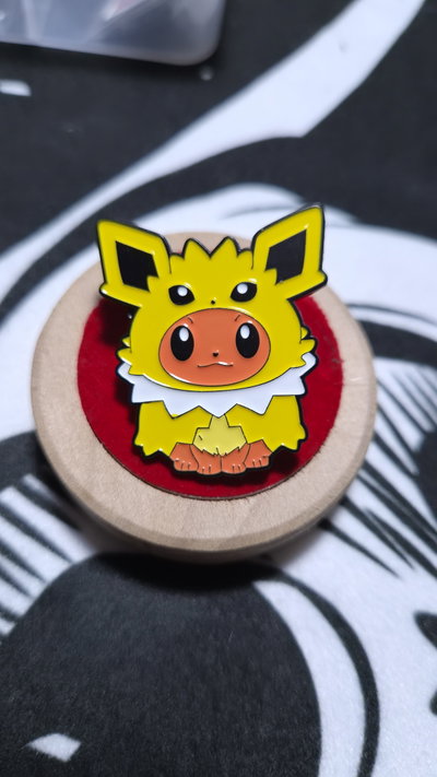 Pin "JOLTEON" Eeveevoluciones - Pokémon