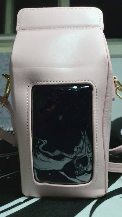 Cartera "STRAWBERRY MILK" Rosa con correa y ventana