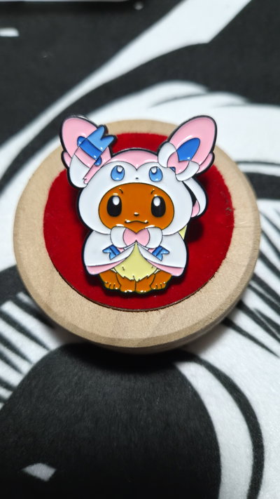 Pin "SYLVEON" Eeveevoluciones - Pokémon