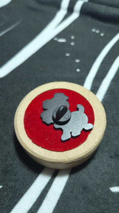 Pin "MILO" La Mascara