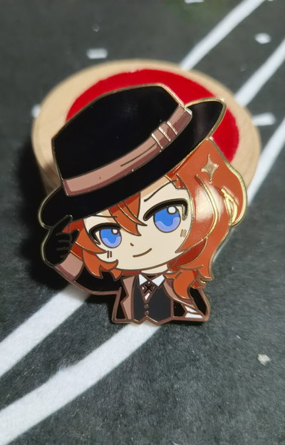 Pin Grande "CHUUYA" - Bungo Stray Dogs *4.5x4cm* (Promo lanzamiento)