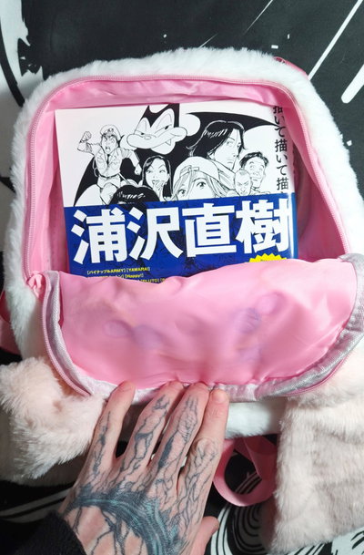Mochila "CONEJO ROSA" - Plush con ventana