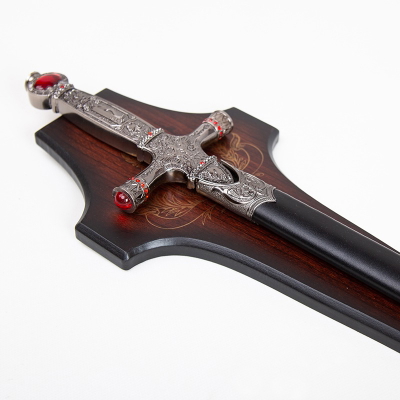 Espada de coleccion "GRYFFINDOR" Metal -  Sin filo  (con funda y accesorio para colgar) 