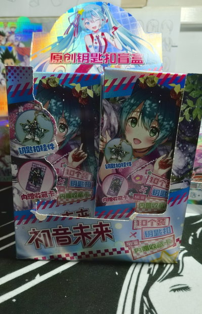 Llavero + Charm sorpresa "MIKU V1"