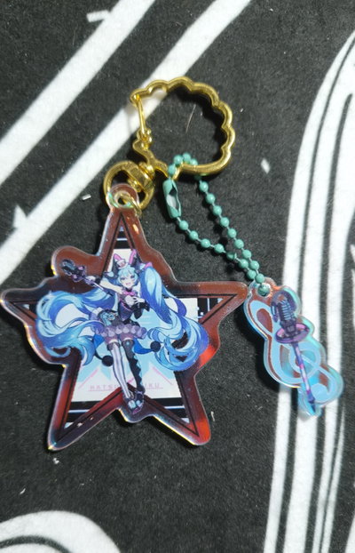 Llavero + Charm sorpresa "MIKU V1"