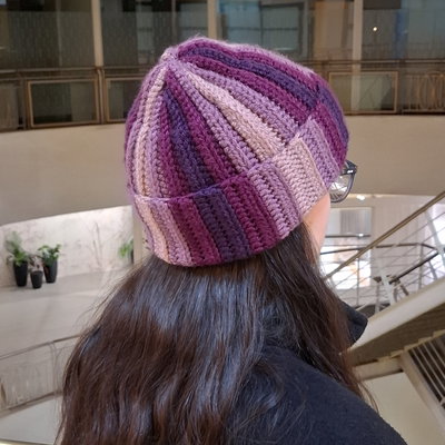 gorro tonos violáceos 