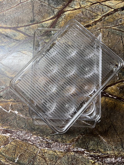 HUEVERA DE ACRÍLICO CON TAPA X12