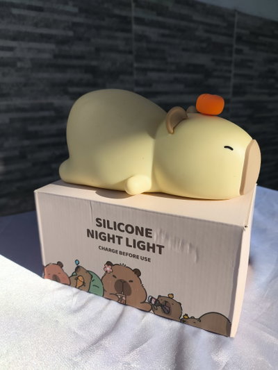 3 unidades lámpara capibara con carga usb