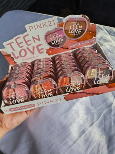 Caja cerrada paleta de sombras de corazón pink21 