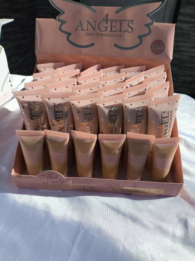 Caja cerrada base de maquillaje 4 angels